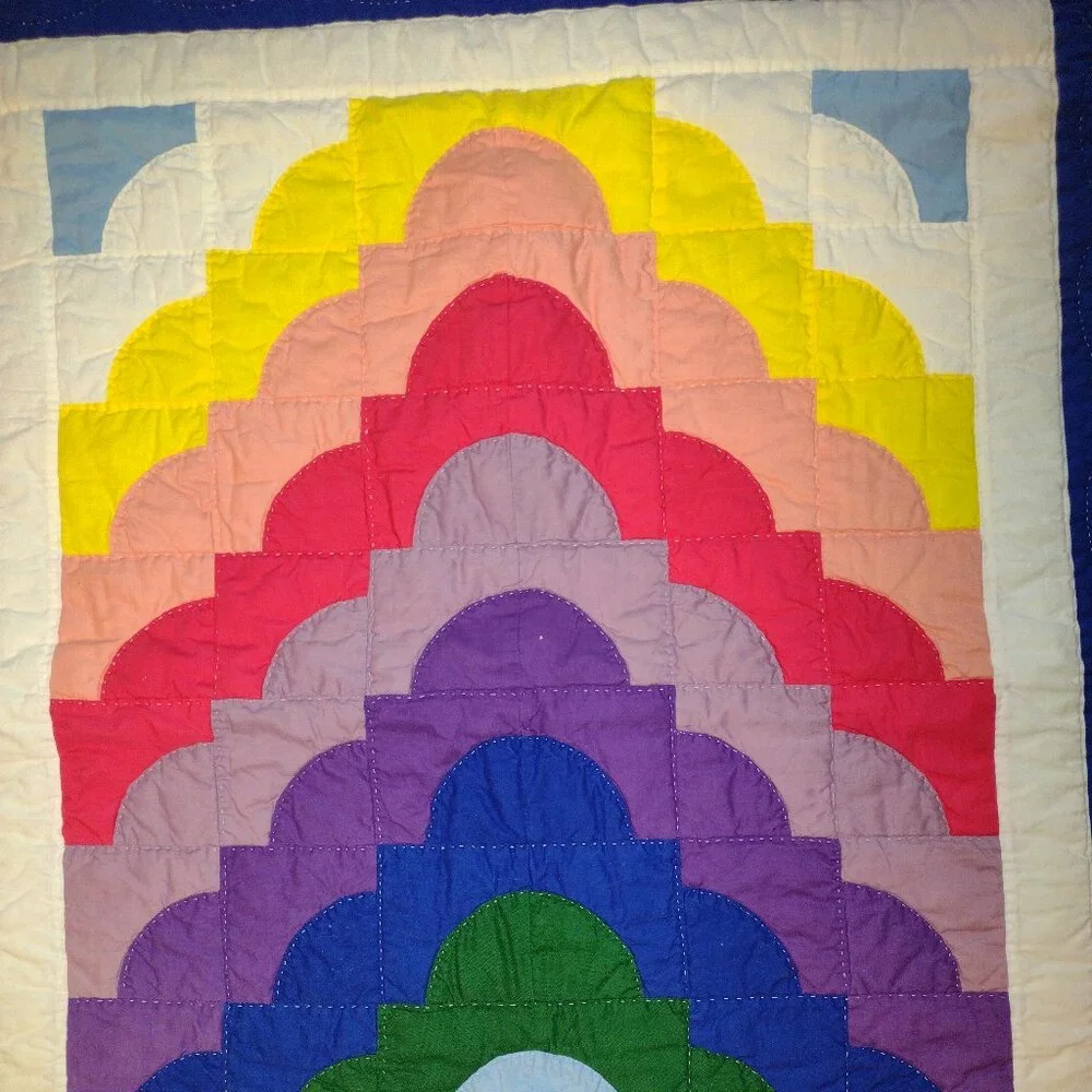 NEW Handmade Stunning Rainbow Baby Quilt/Wall Hanging w Detailed Hand Quilting